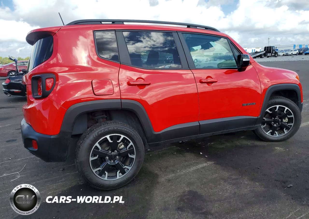 2023 Jeep Renegade Latitude VIN:ZACNJDB17PPP68088 - 3