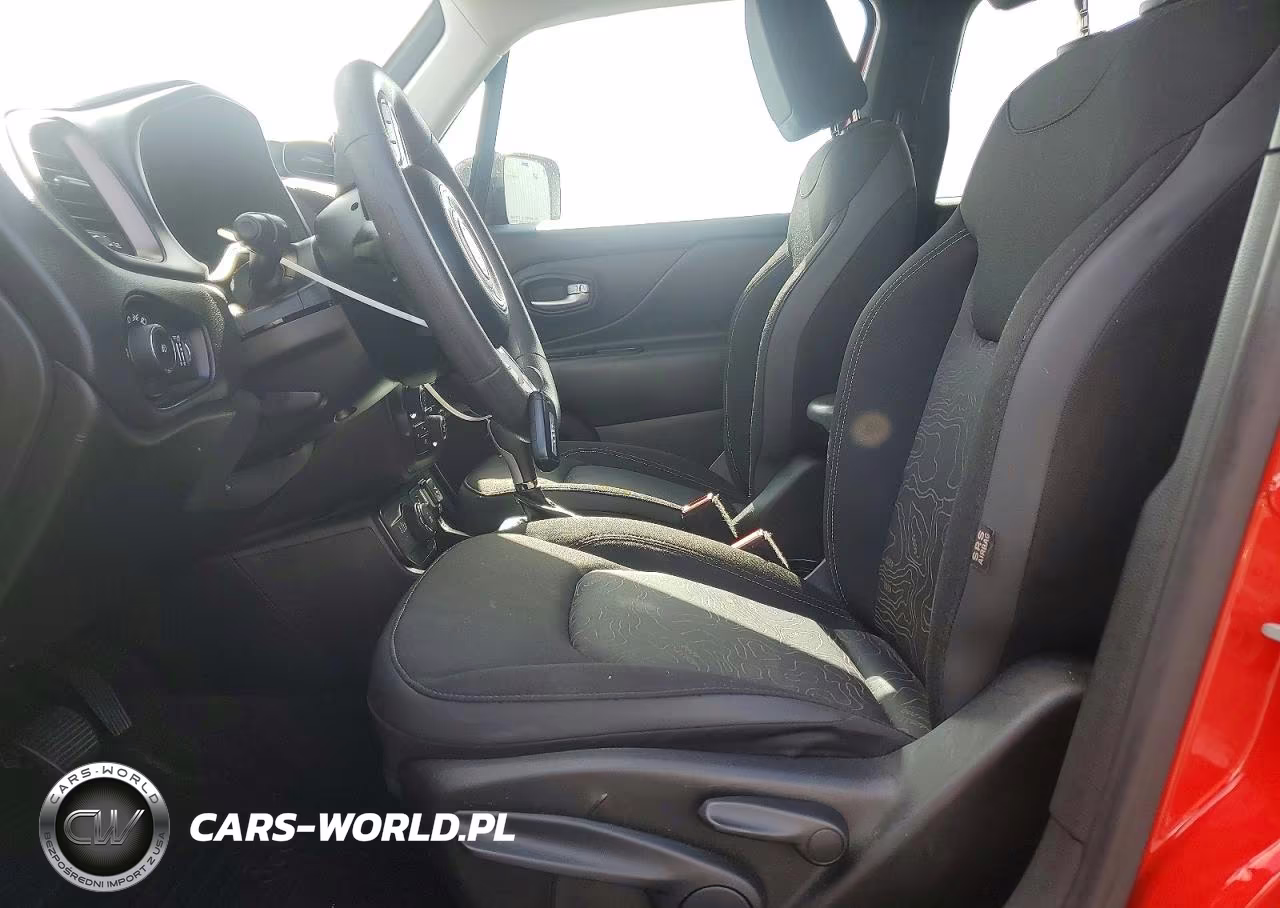 2023 Jeep Renegade Latitude VIN:ZACNJDB17PPP68088 - 7