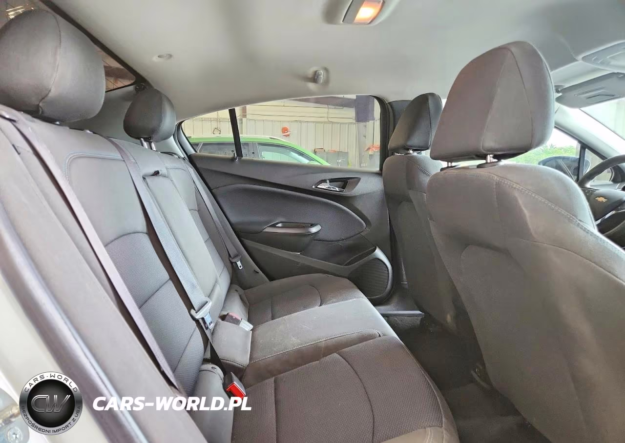 2019 Chevrolet Cruze Lt VIN:1G1BE5SM1K7125132 - 10