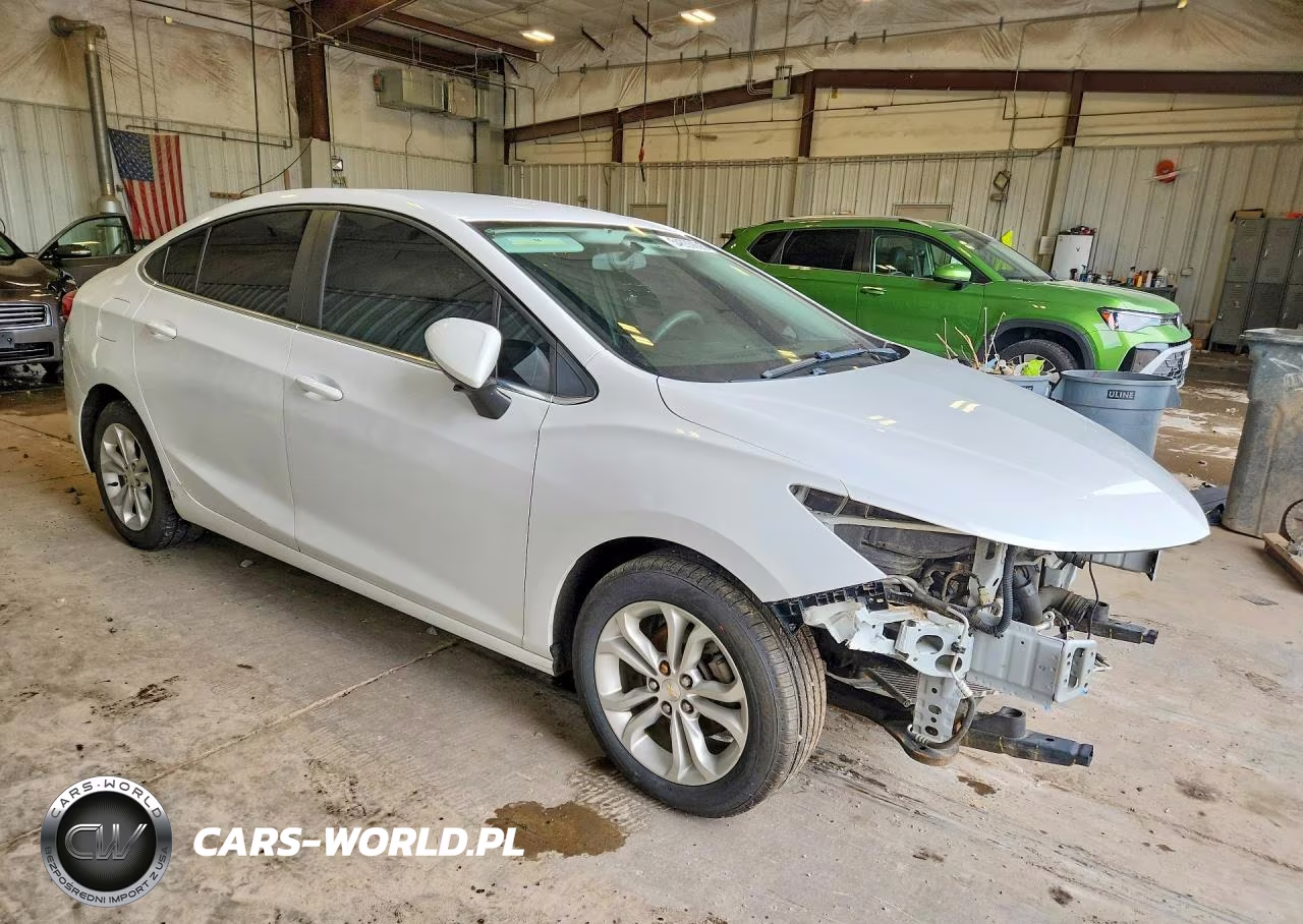 2019 Chevrolet Cruze Lt VIN:1G1BE5SM1K7125132 - 4
