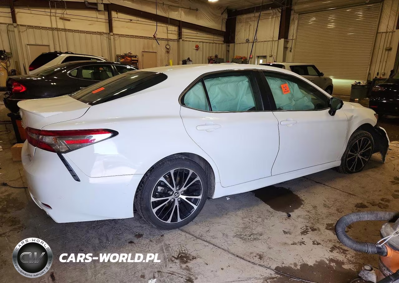 2018 Toyota Camry Se VIN:4T1B11HKXJU628395 - 3