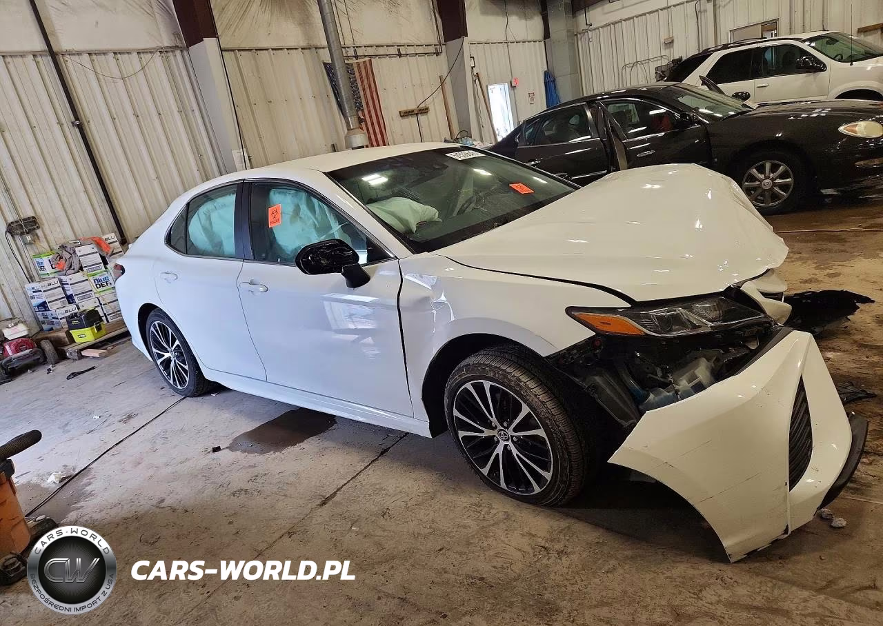 2018 Toyota Camry Se VIN:4T1B11HKXJU628395 - 4