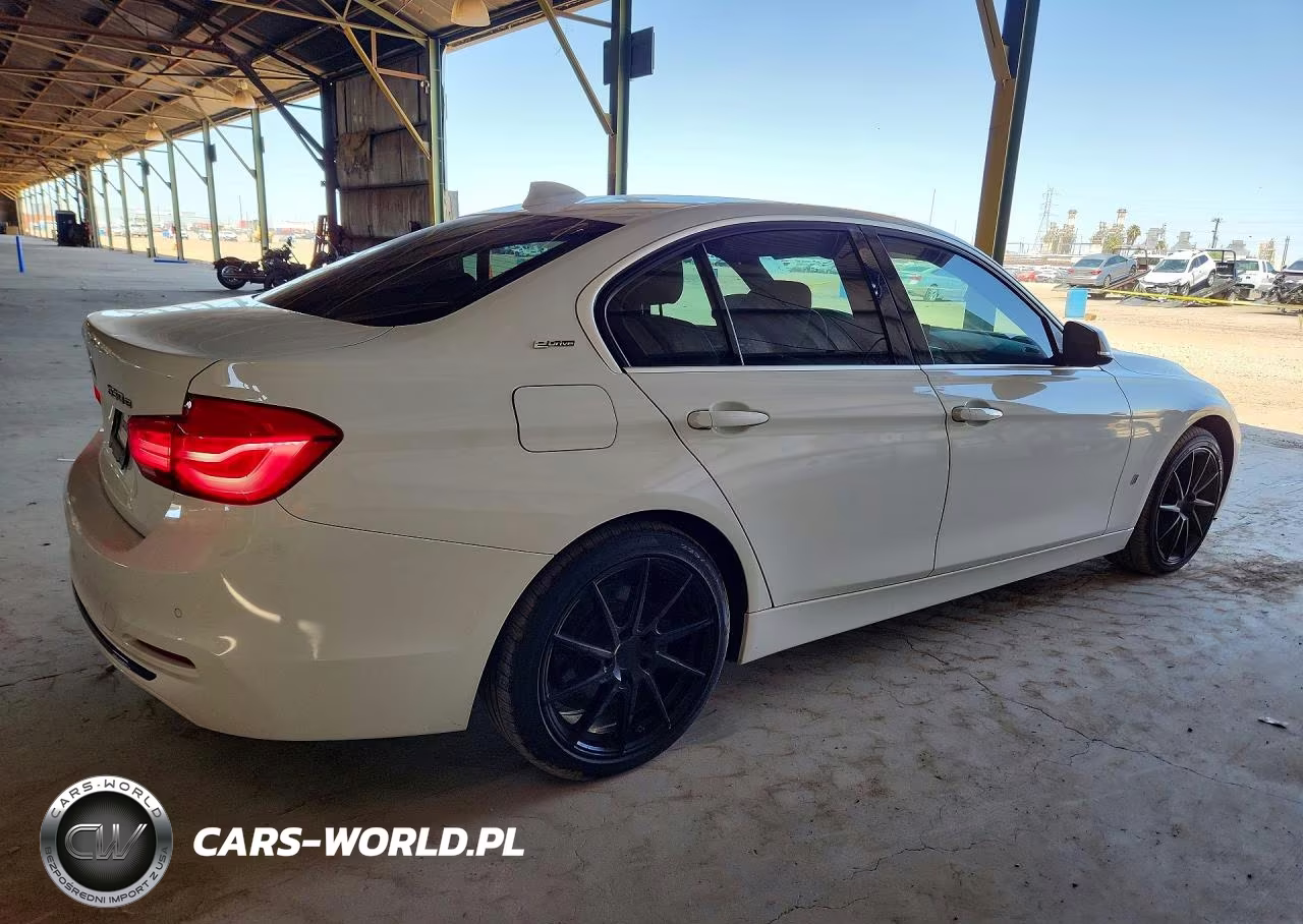 2018 BMW 330E VIN:WBA8E1C52JA756813 - 3
