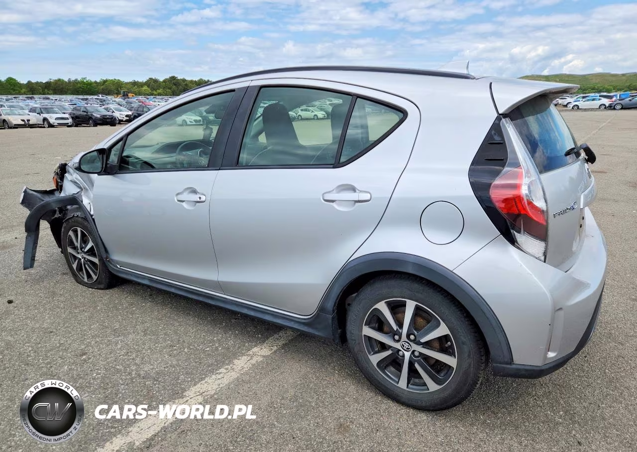 2018 Toyota Prius C One VIN:JTDKDTB35J1610431 - 2