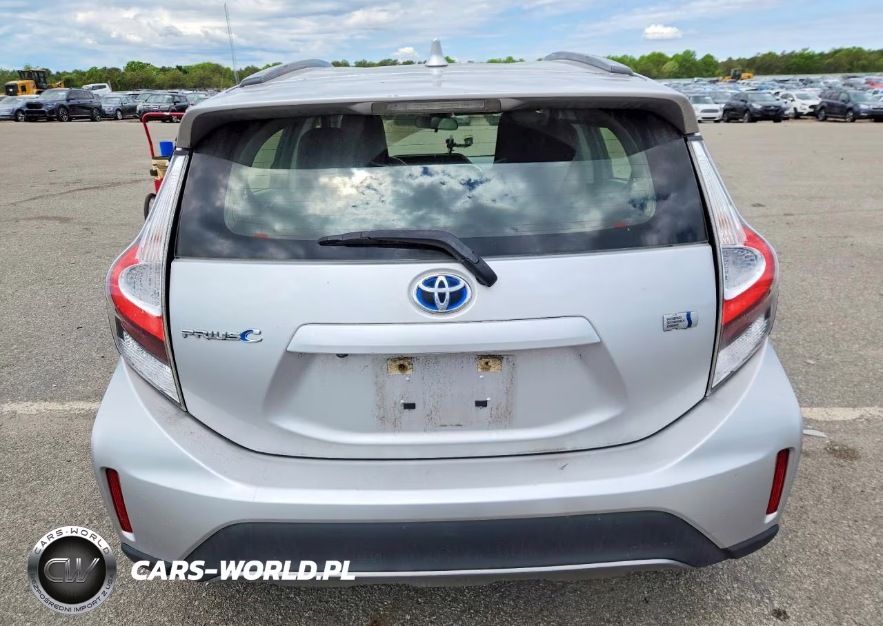 2018 Toyota Prius C One VIN:JTDKDTB35J1610431 - 6