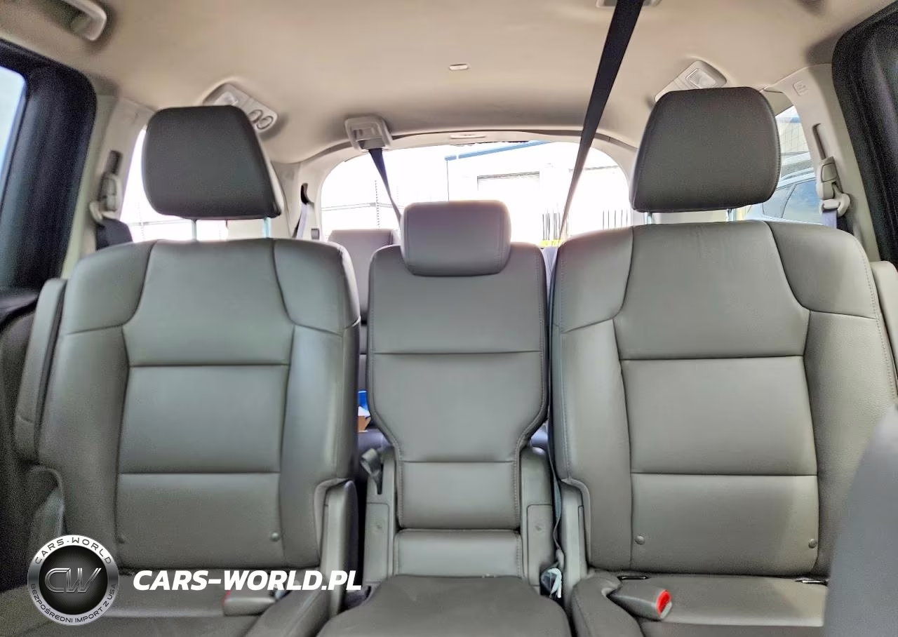2014 Honda Odyssey Touring VIN:5FNRL5H92EB070106 - 10