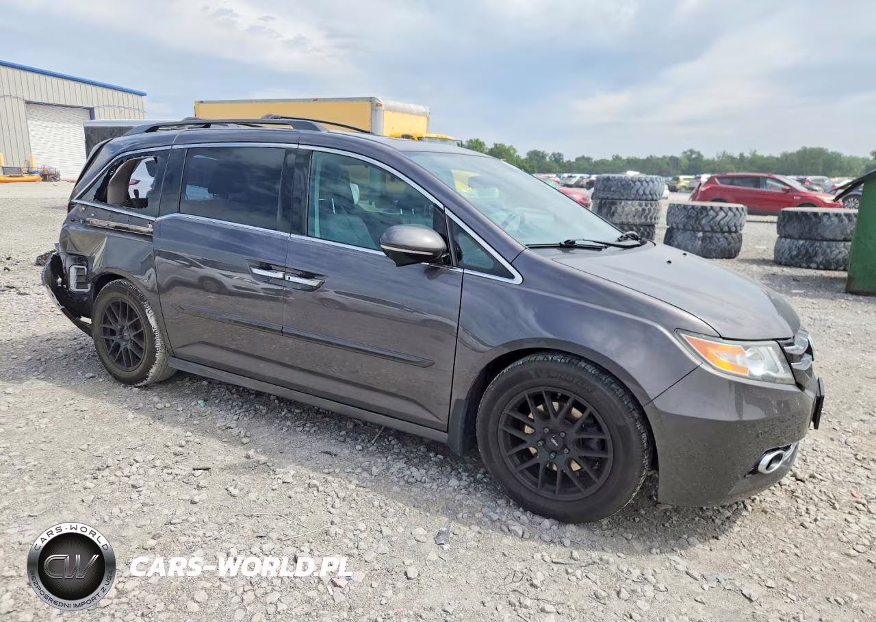 2014 Honda Odyssey Touring VIN:5FNRL5H92EB070106 - 4