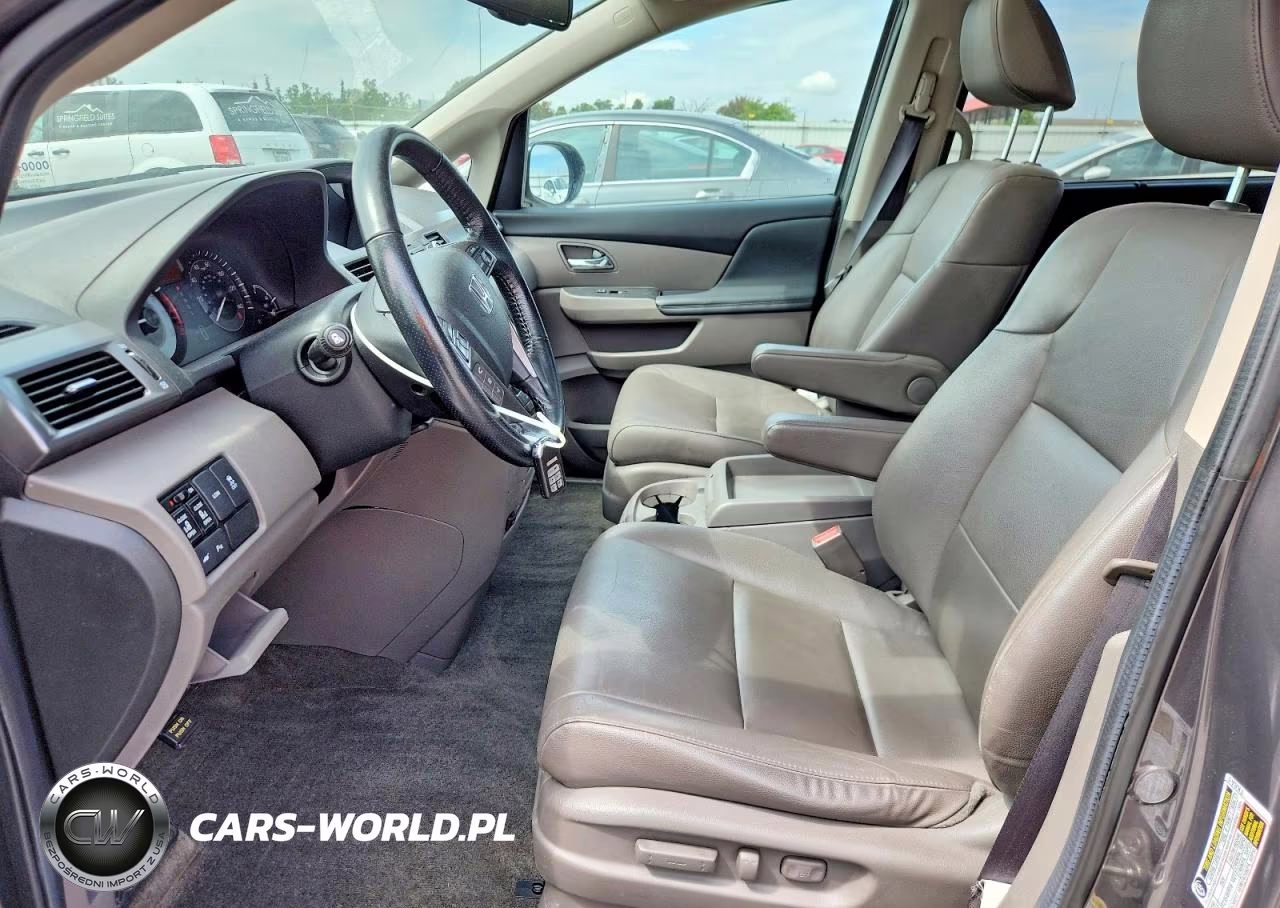 2014 Honda Odyssey Touring VIN:5FNRL5H92EB070106 - 7
