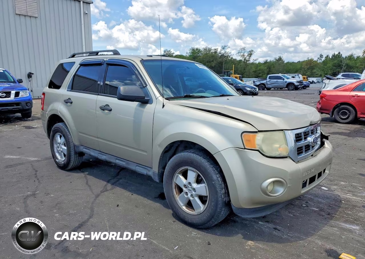 2010 Ford Escape Xlt VIN:1FMCU0DG7AKD12438 - 4