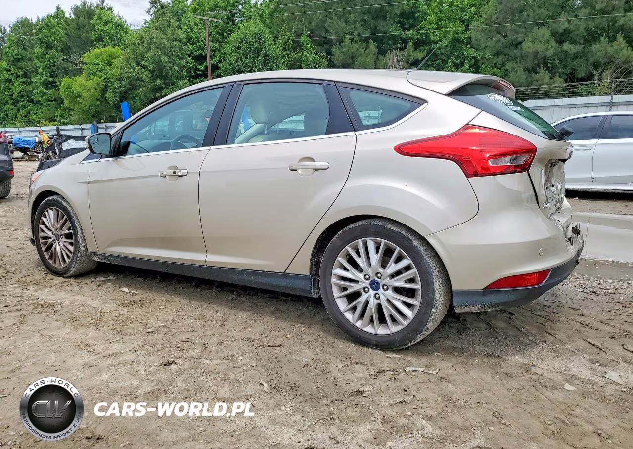 2018 Ford Focus Titanium VIN:1FADP3N2XJL325155 - 2