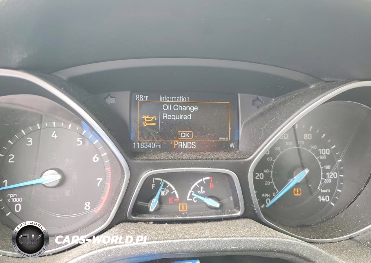 2018 Ford Focus Titanium VIN:1FADP3N2XJL325155 - 9