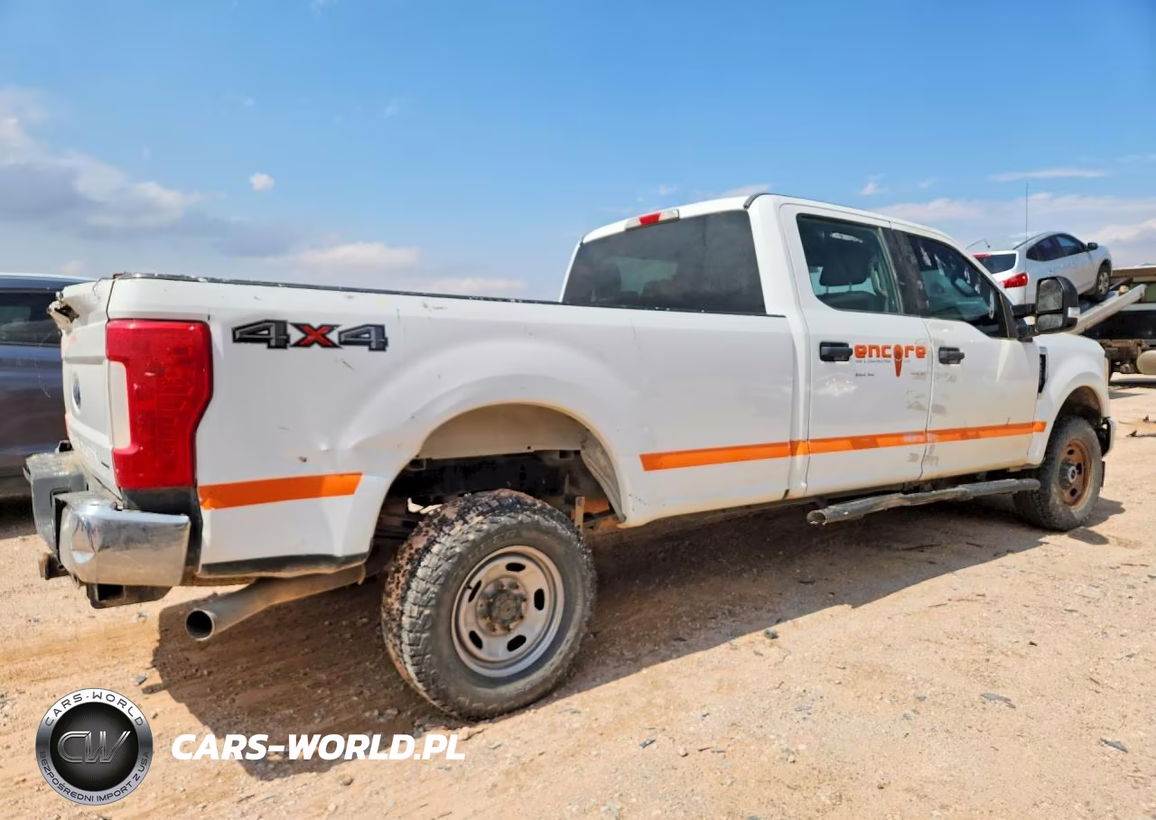2017 Ford F250 Super Duty VIN:1FT7W2B6XHEE55673 - 3