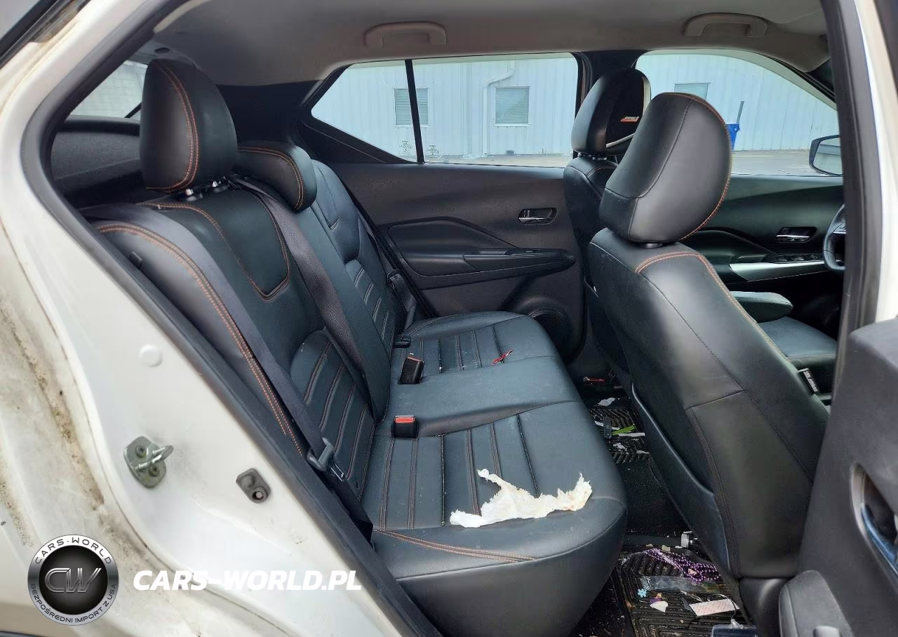 2019 Nissan Kicks Sr VIN:3N1CP5CU5KL483949 - 11