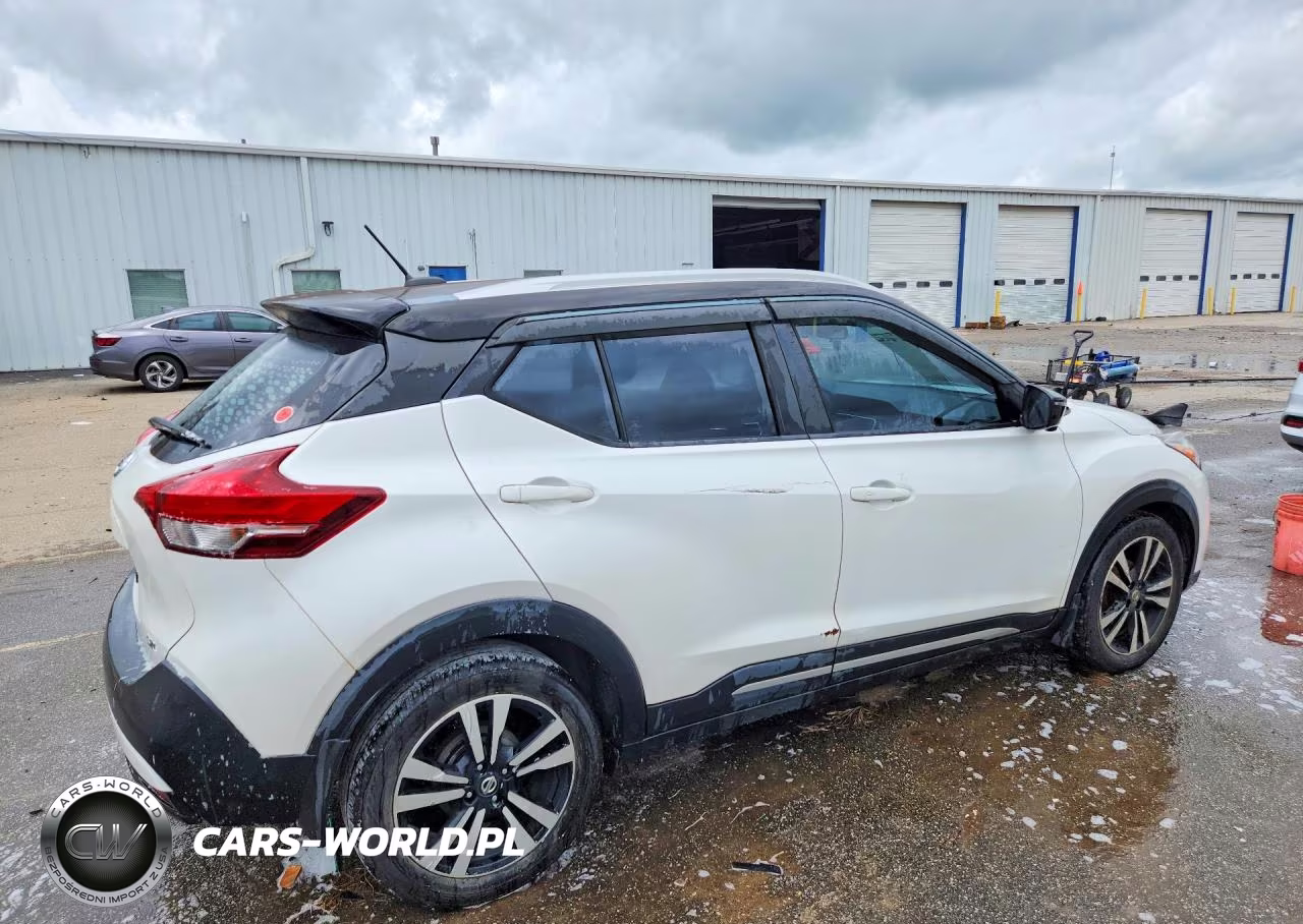 2019 Nissan Kicks Sr VIN:3N1CP5CU5KL483949 - 3