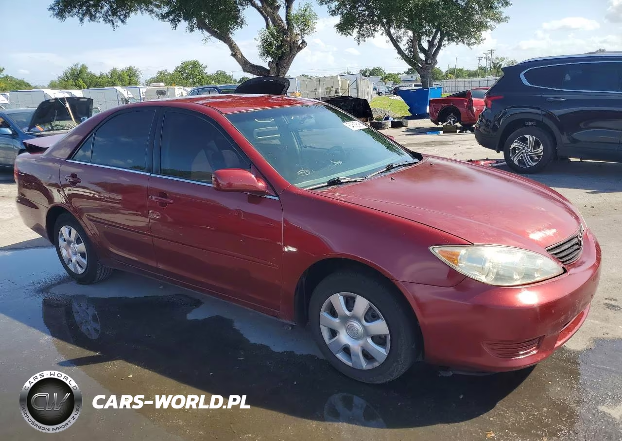 2002 Toyota Camry Le VIN:4T1BE32K12U029525 - 4