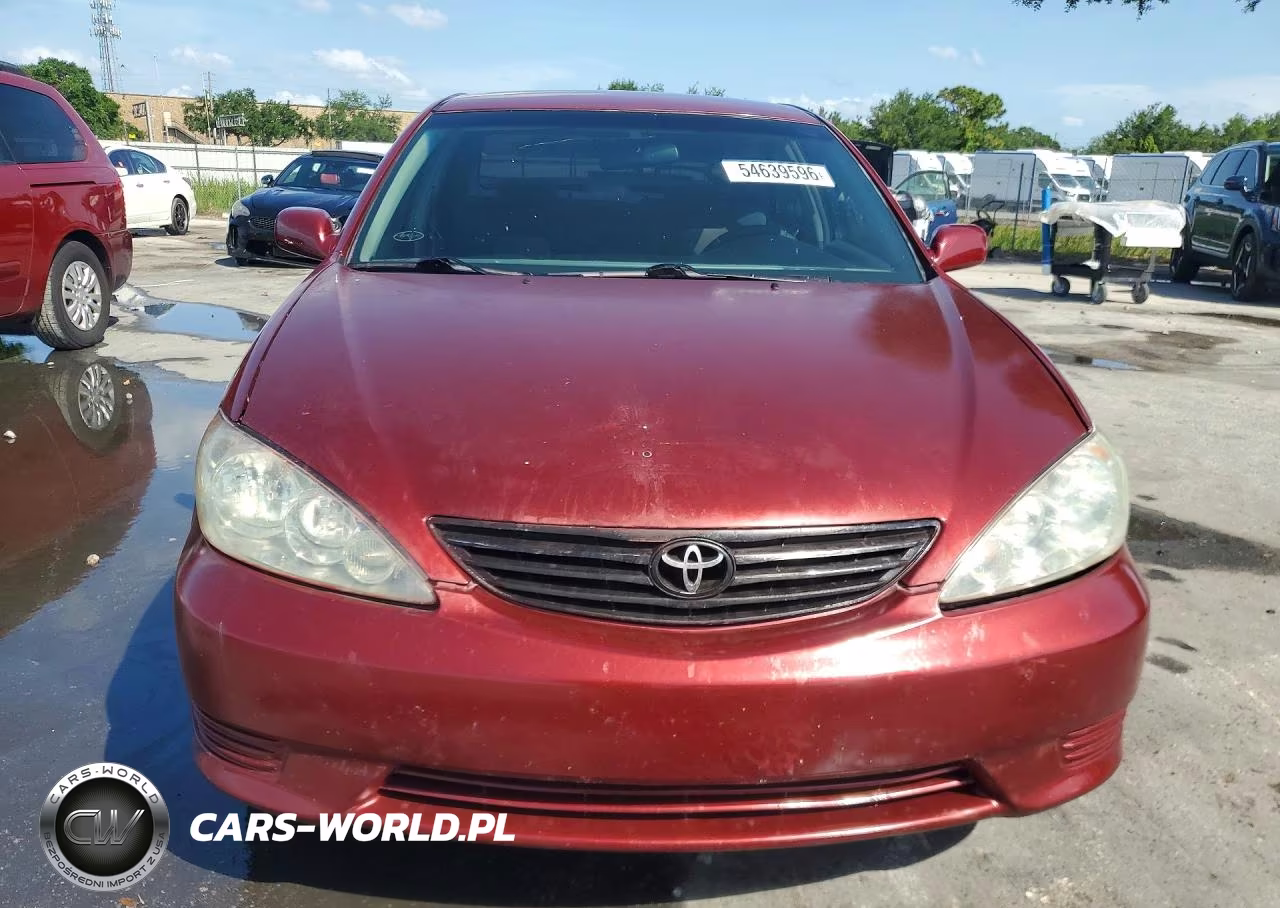 2002 Toyota Camry Le VIN:4T1BE32K12U029525 - 5