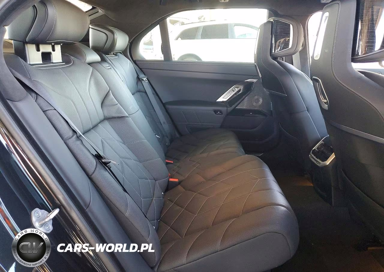 2024 BMW I7 xDrive60 VIN:WBY53EJ08RCP21217 - 10