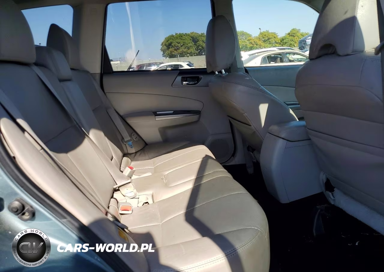 2011 Subaru Forester Touring VIN:JF2SHGGC4BH701088 - 10