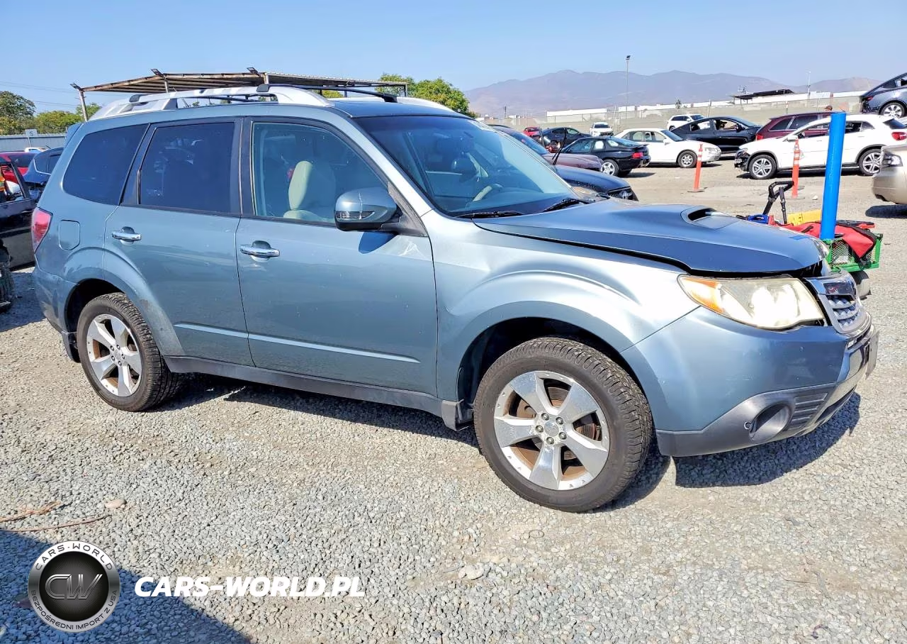 2011 Subaru Forester Touring VIN:JF2SHGGC4BH701088 - 4