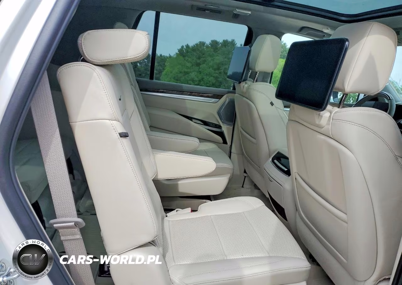 2025 Cadillac Escalade Sport Platinum VIN:1GYS9GRL5SR380434 - 11