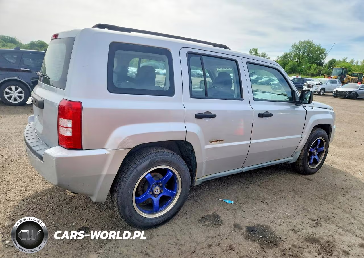 2010 Jeep Patriot Sport VIN:1J4NF2GB4AD556307 - 3