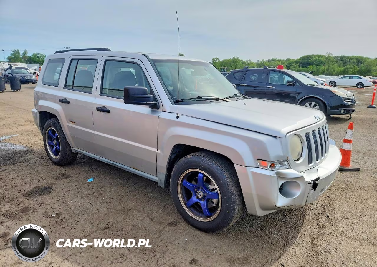2010 Jeep Patriot Sport VIN:1J4NF2GB4AD556307 - 4