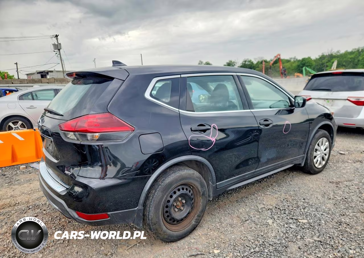 2019 Nissan Rogue S VIN:KNMAT2MV1KP539136 - 3