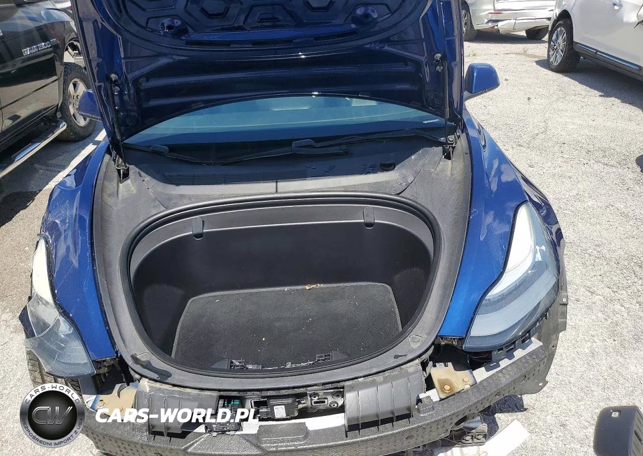 2019 Tesla Model 3 VIN:5YJ3E1EBXKF389863 - 11