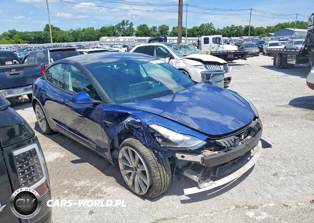 2019 Tesla Model 3 VIN:5YJ3E1EBXKF389863 - 4
