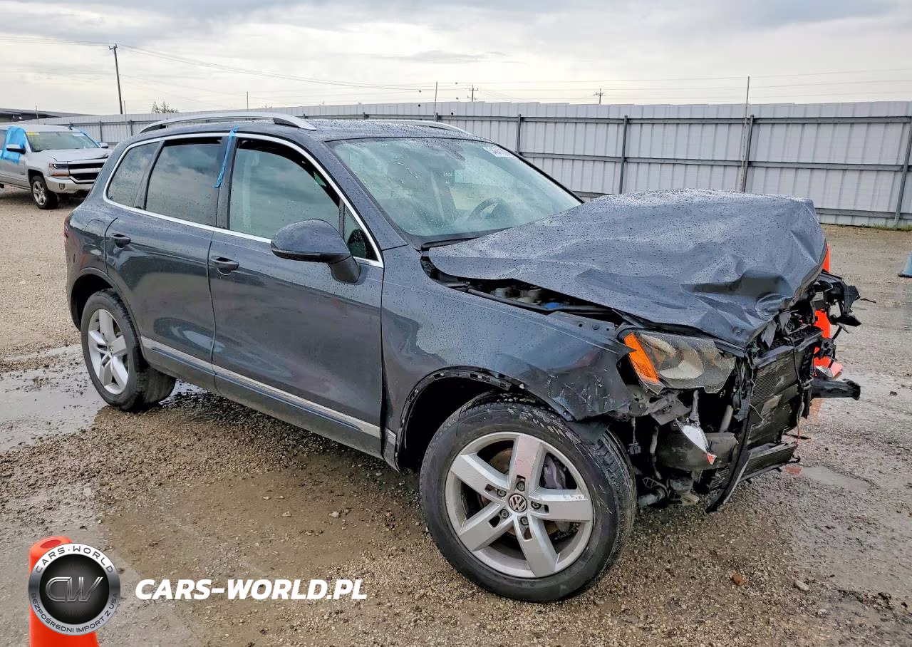 2013 Volkswagen Touareg V6 VIN:WVGEF9BP9DD006165 - 4
