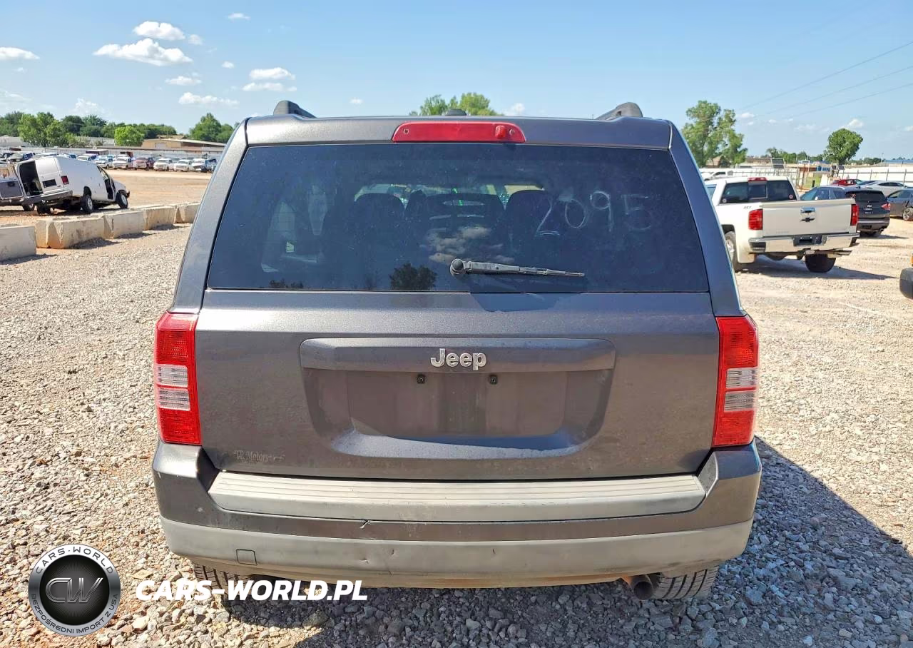 2015 Jeep Patriot Latitude VIN:1C4NJPFA1FD314690 - 6