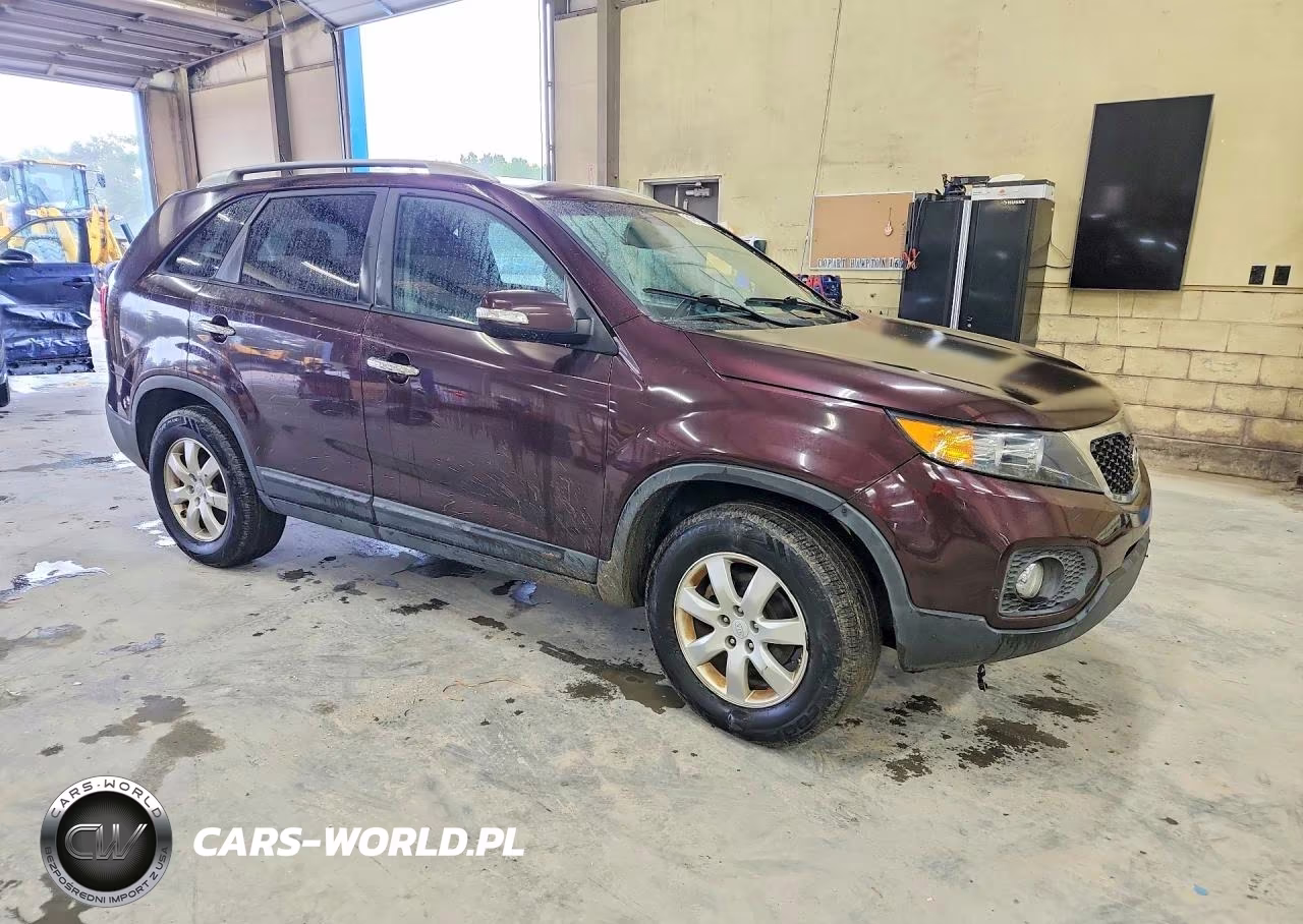 2011 Kia Sorento Lx VIN:5XYKT4A17BG086564 - 4