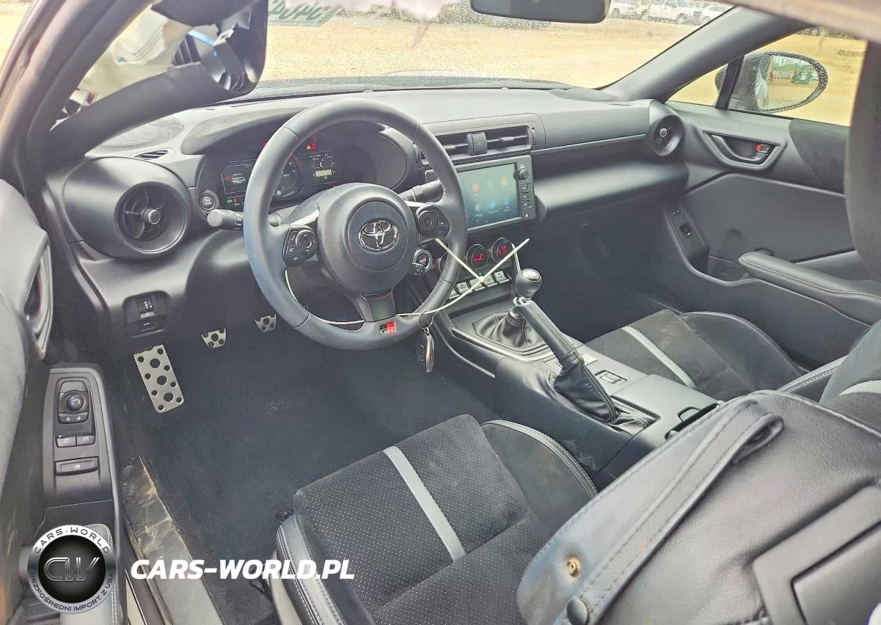 2025 Toyota Gr 86 Premium VIN:JF1ZNBE17S9753731 - 8