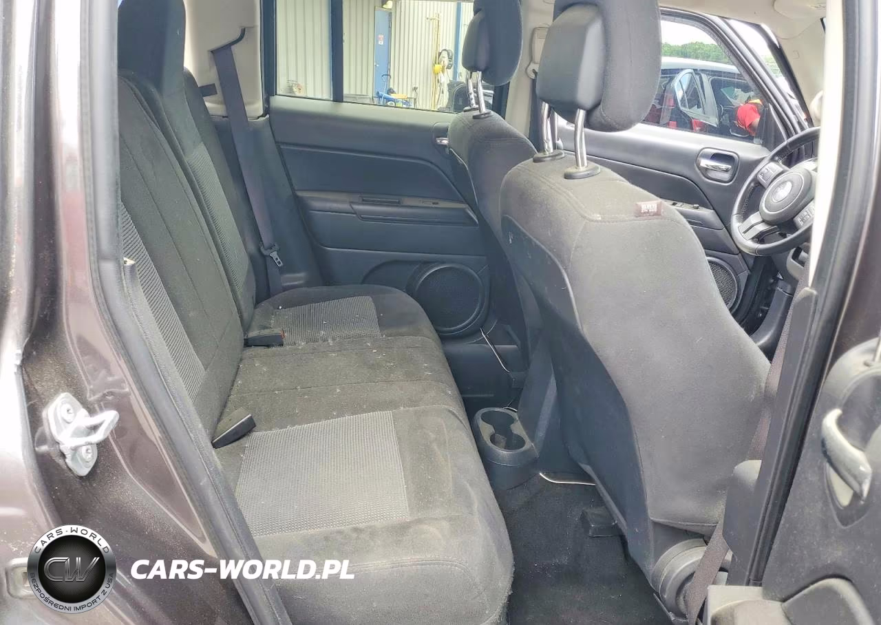 2016 Jeep Patriot Latitude VIN:1C4NJRFB0GD626800 - 11