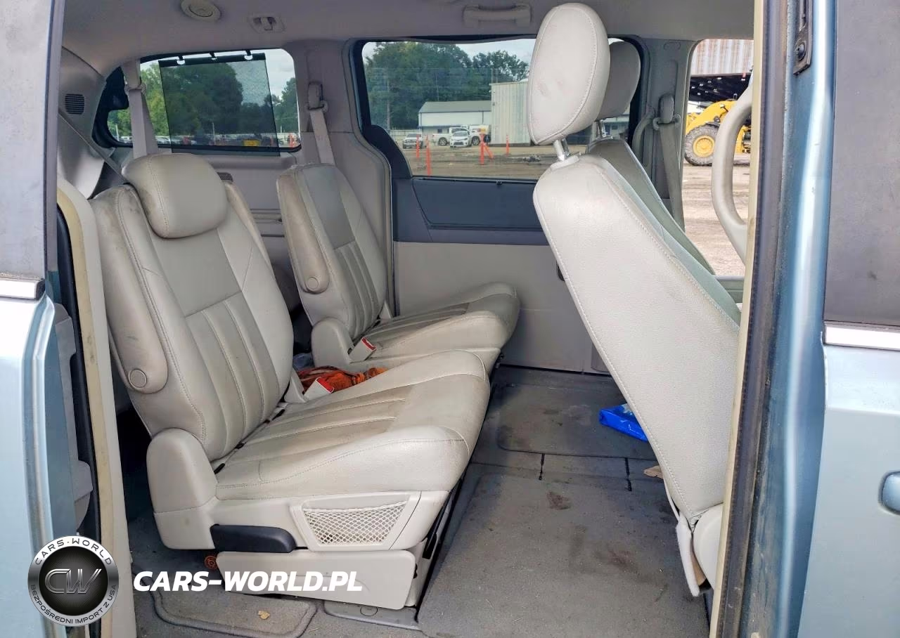 2008 Chrysler Town & Country Touring VIN:2A8HR54P18R733147 - 11