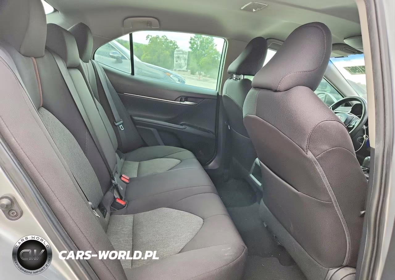 2019 Toyota Camry Le VIN:4T1B11HK0KU751446 - 10