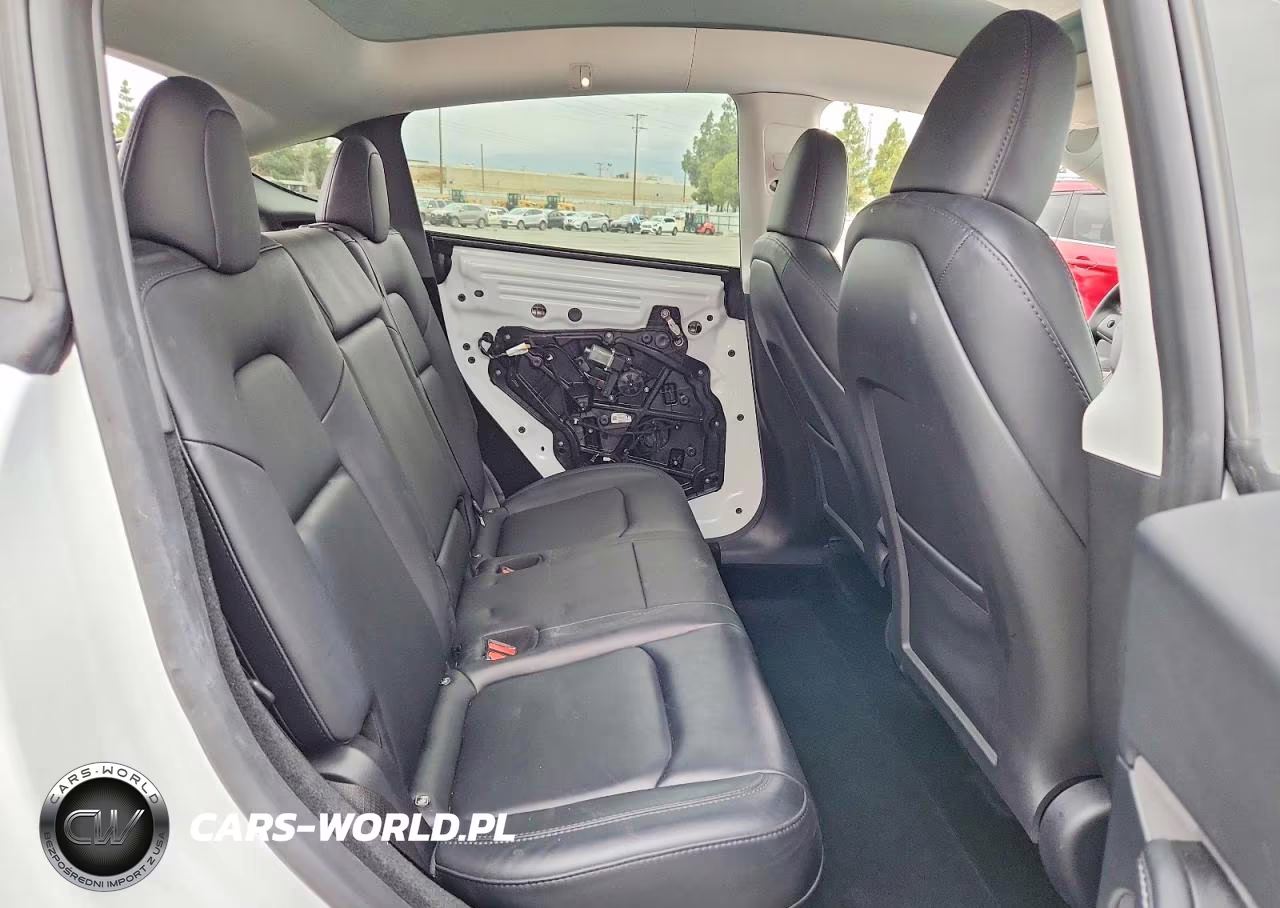 2024 Tesla Model Y VIN:7SAYGDEE9RF075162 - 11