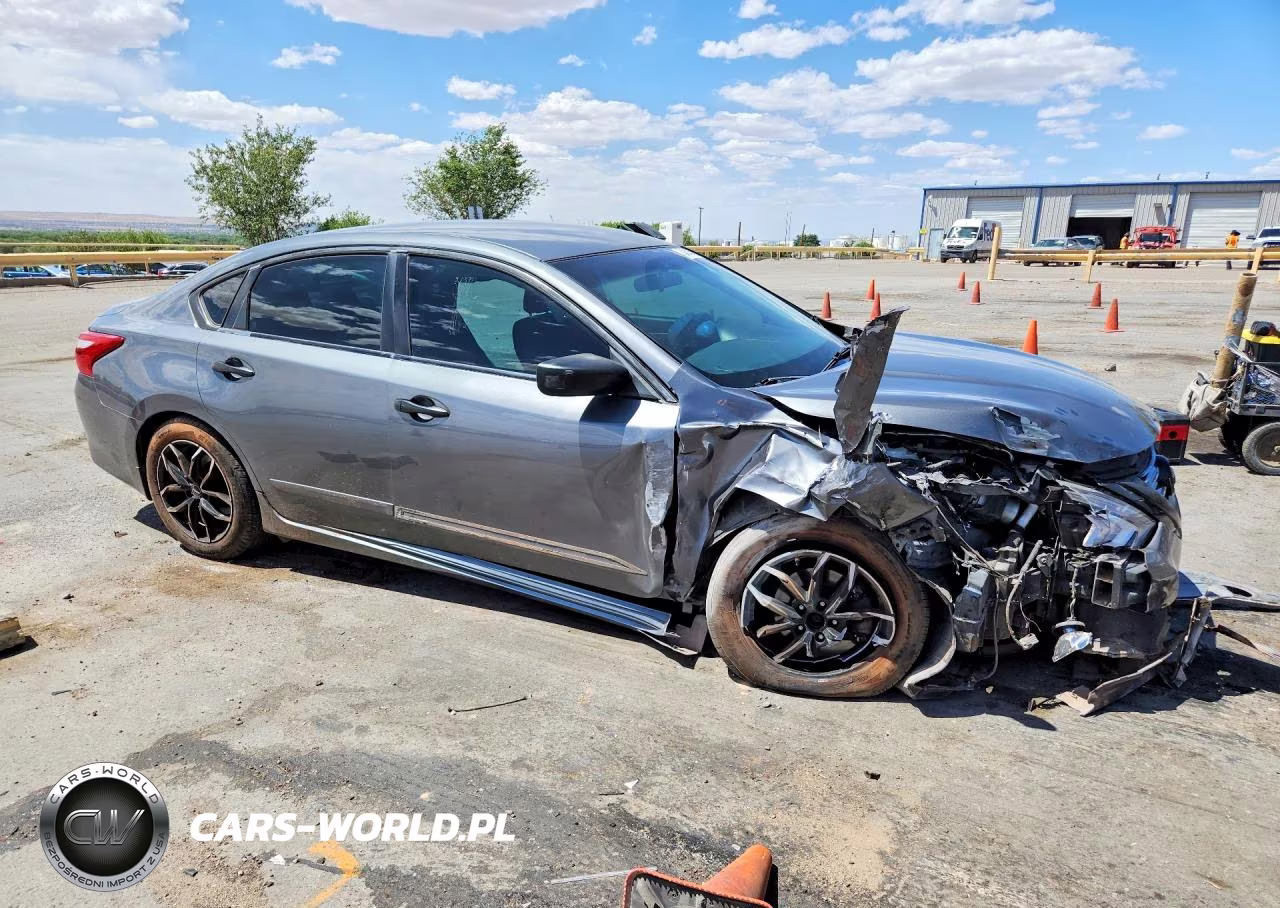 2017 Nissan Altima 2.5 S VIN:1N4AL3AP3HC475957 - 4