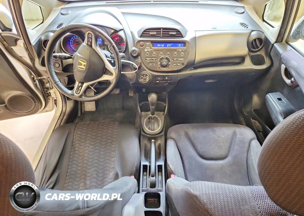 2013 Honda Fit Sport VIN:JHMGE8H51DC022302 - 8