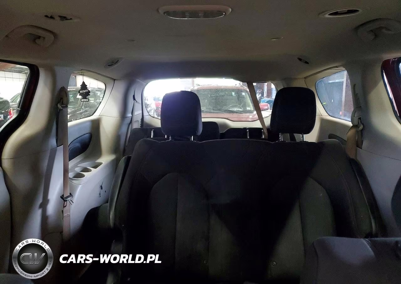 2018 Chrysler Pacifica L VIN:2C4RC1AG3JR172515 - 10