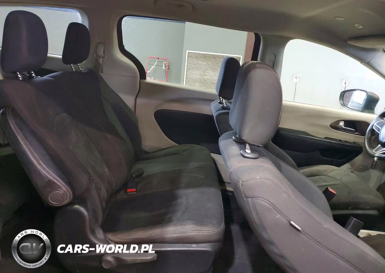 2018 Chrysler Pacifica L VIN:2C4RC1AG3JR172515 - 11