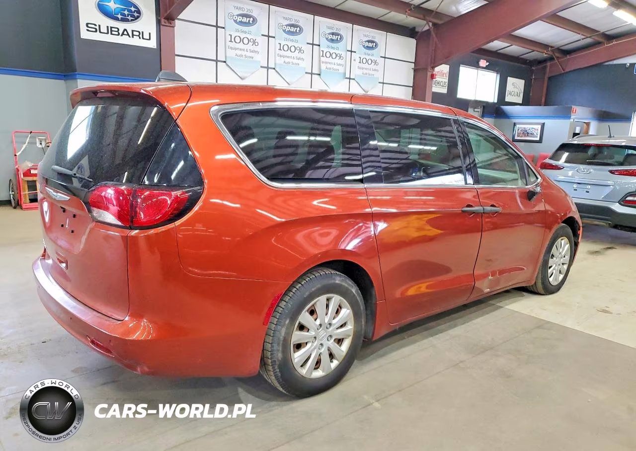 2018 Chrysler Pacifica L VIN:2C4RC1AG3JR172515 - 3