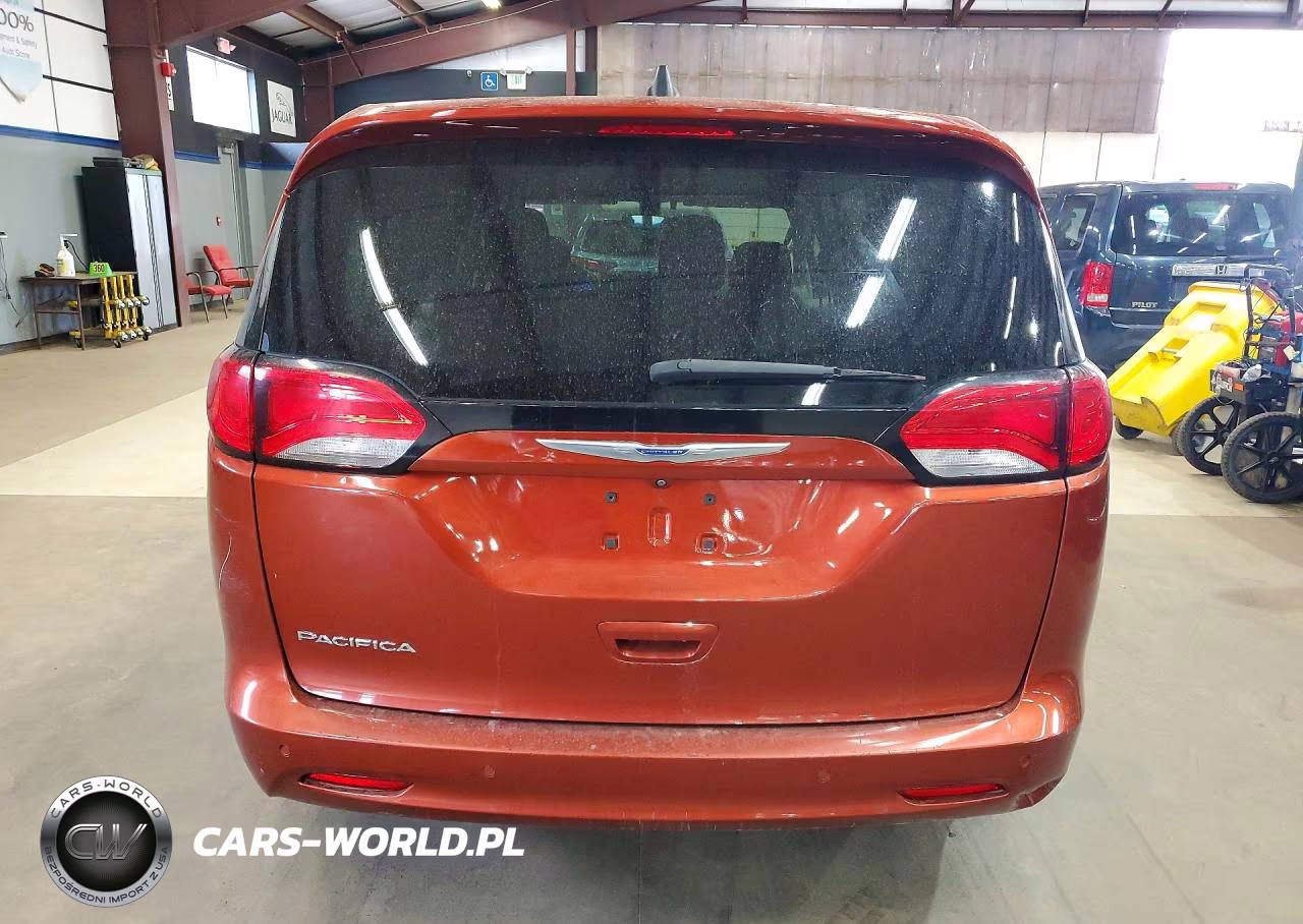 2018 Chrysler Pacifica L VIN:2C4RC1AG3JR172515 - 6
