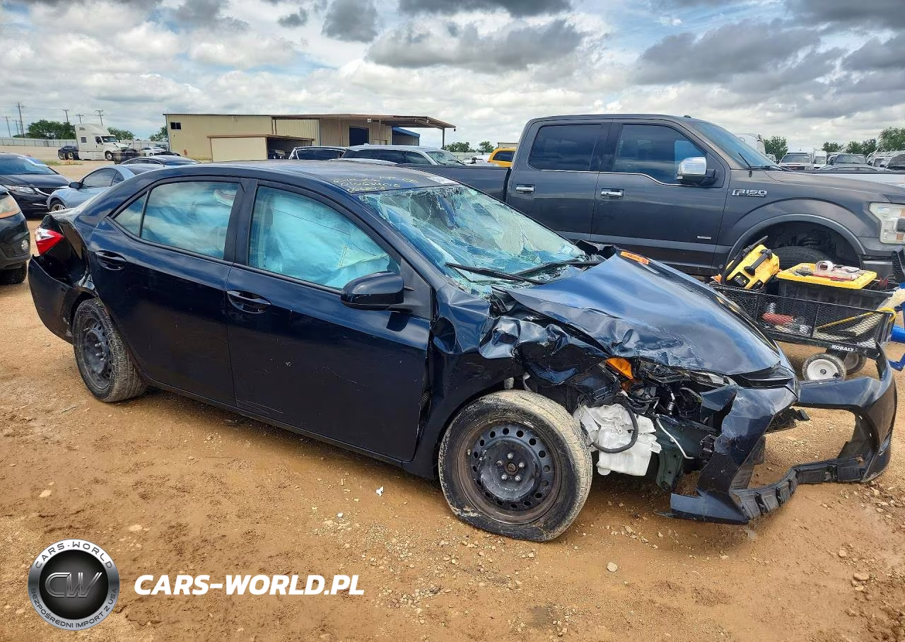 2018 Toyota Corolla Le VIN:2T1BURHE7JC066893 - 4