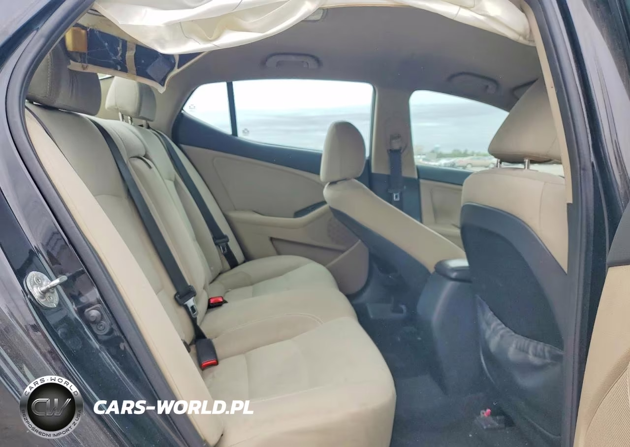 2015 Kia Optima Lx VIN:5XXGM4A71FG360732 - 10