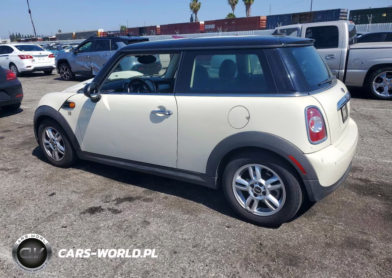 2013 Mini Cooper VIN:WMWSU3C55DT686026 - 2