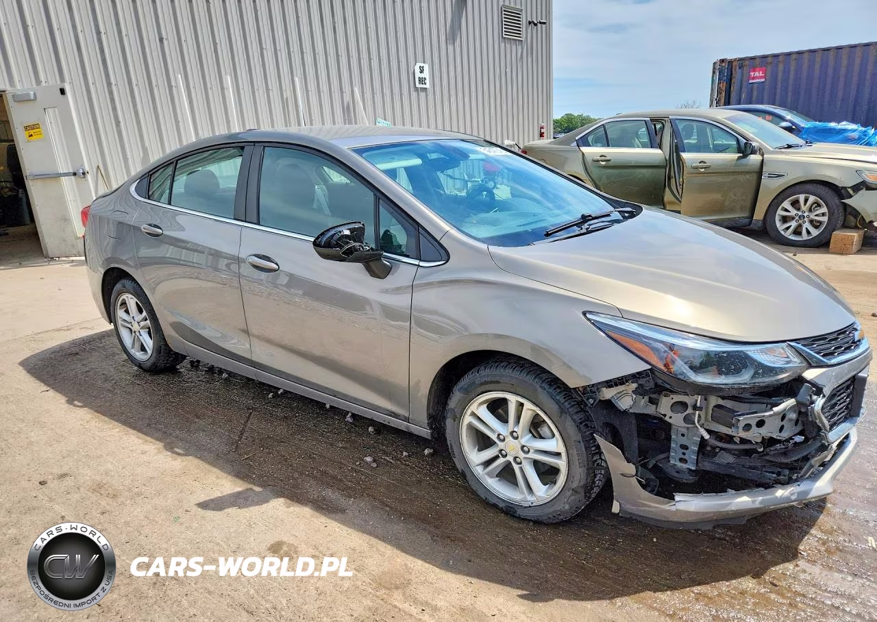 2017 Chevrolet Cruze Lt VIN:3G1BE5SM8HS571076 - 4