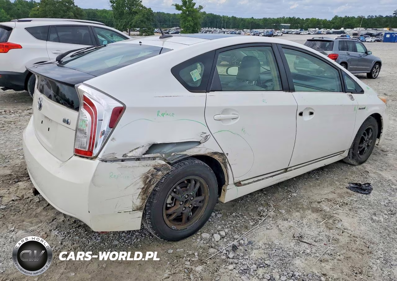 2013 Toyota Prius Four VIN:JTDKN3DU9D5597652 - 3