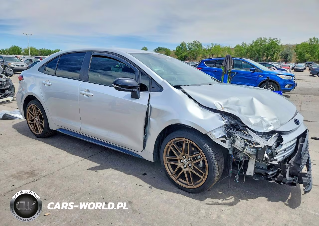 2024 Toyota Corolla Hybrid Nightshade VIN:JTDBCMFE9R3062311 - 4