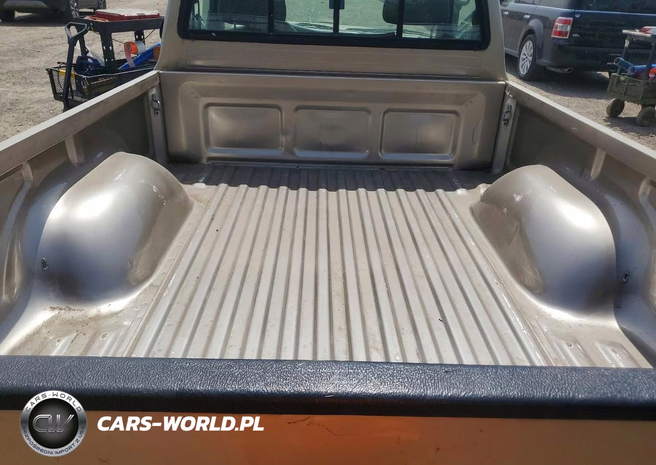 2000 Toyota Tacoma Prerunner VIN:4TANM92NXYZ670715 - 10